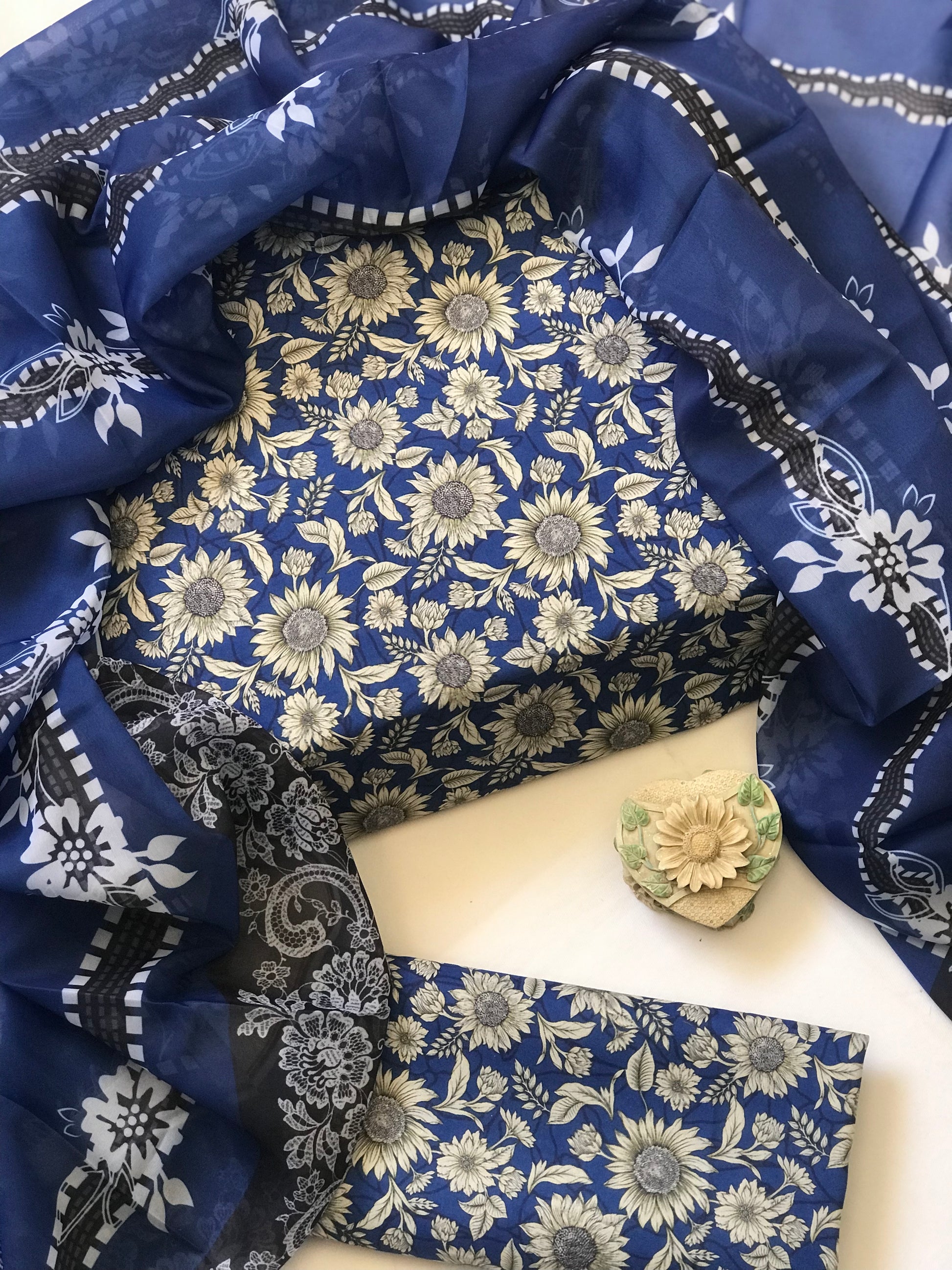 Premium-Digital_Printed_Swiss_Lawn_Three_Piece_Unstitch_Dress_-_Taj_Store_109